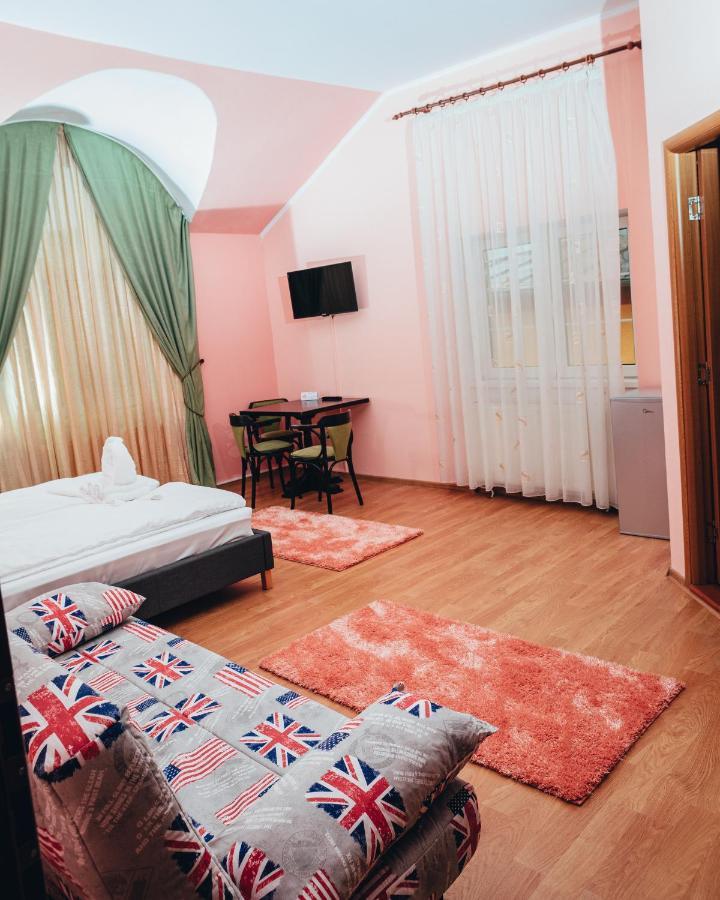 Guitar - Camere De Inchiriat Sibiu Dış mekan fotoğraf