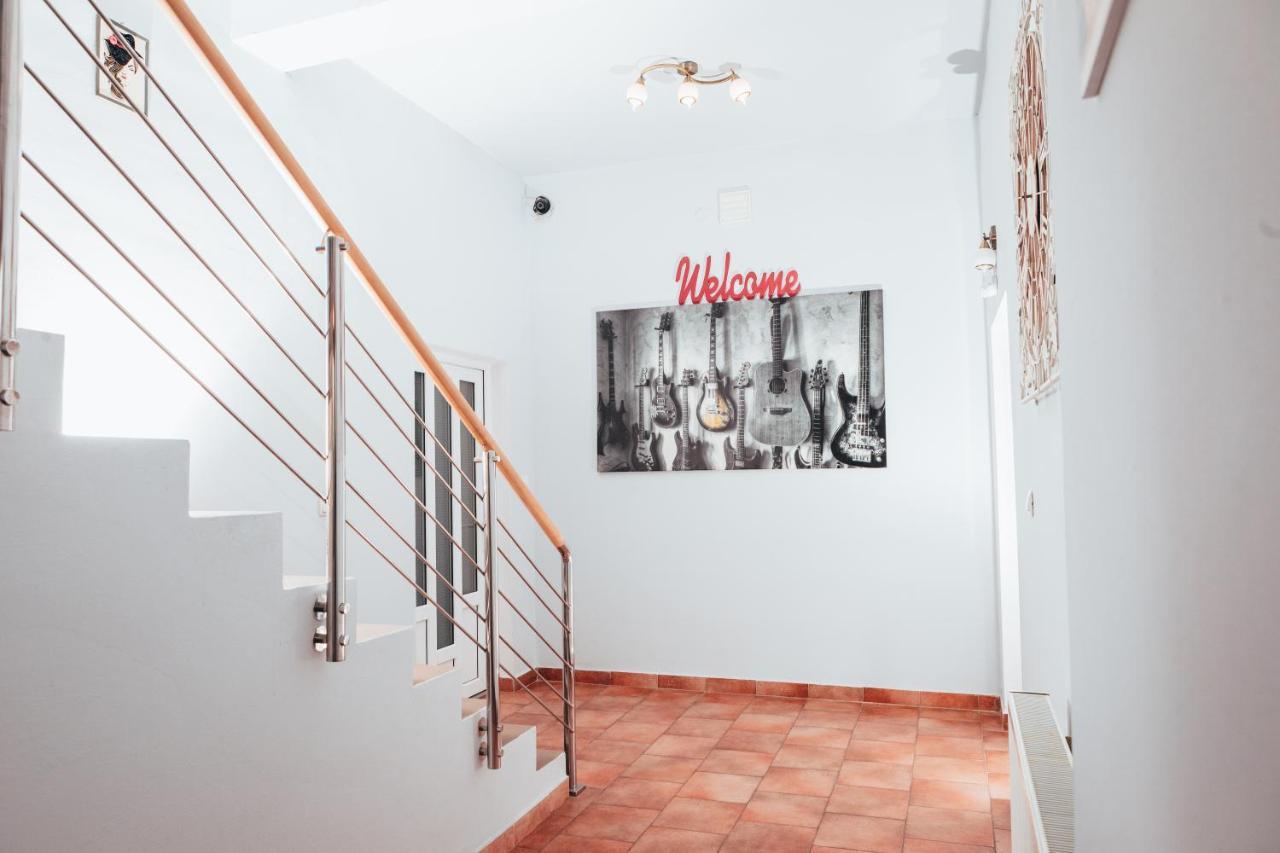 Guitar - Camere De Inchiriat Sibiu Dış mekan fotoğraf